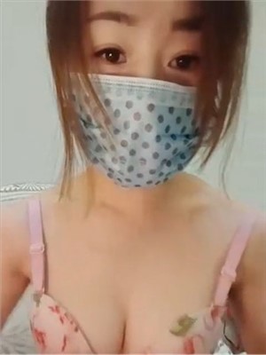 來吧老公,快來艹我,開檔絲襪臊氣美少婦,戴指套快速抽送紫薇,呻吟不停