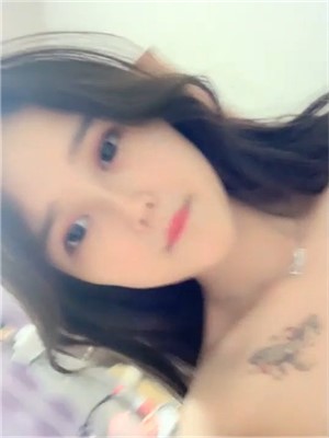 無毛百虎一線天清純可愛萌妹,外表純純的,內心卻很騷動,你們一定要滿足我