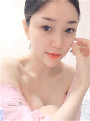 獨自在杭州漂流的高顔值氣質女神範美女,一直說下面很肥,閃現了下果然肥美