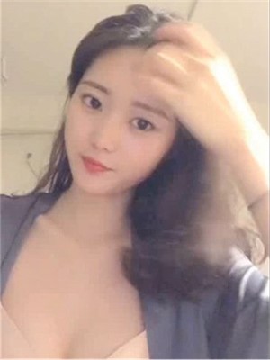 青春靓麗高顔值鄰家妹妹果聊,微乳發育的真誘人,叉開腿自摳小臊茓