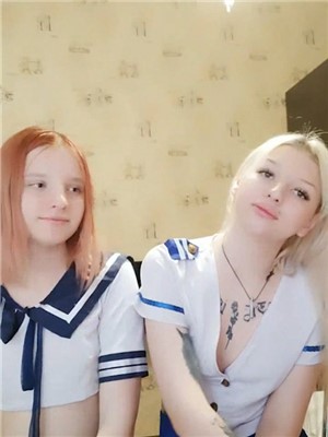 大陸小哥攜倆俄羅斯朋克風大洋馬激情開播,白白嫩嫩,身材顔值超一流