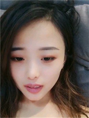 高顔值嫩妹,外表看著純純的,內心卻很放蕩,把約來的啪友調戲的都害羞了