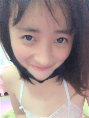 東北清純短發嫩妹居家果聊,塞入跳蛋紫薇,呻吟聲不斷,笑起來有點害羞