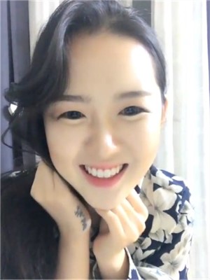 國人小哥攜自己韓國美嬌妻啪啪,美少婦韻味十足,國語學的很溜,真乃極品