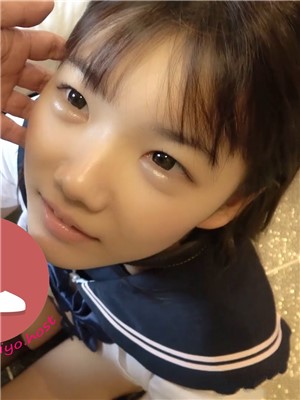 極致可愛鄰家小妹氣質萌妹子酒店開房,口含大J8時表情真惹人憐惜4V