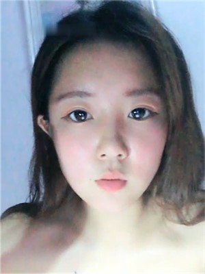 甜美清純萌妹,看著樣子純純的,黑絲襪和男友啪啪,私下這麽臊