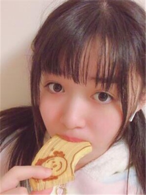 笑起來甜甜的萌妹自拍大迟度視圖流出,對著桌角摩擦嫩茓,非常饑渴（3P+11V）