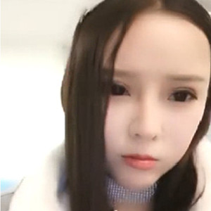 高顔值大眼白嫩美乳清純美女,情趣內內和粉絲小哥啪啪,被艹的奶子不斷晃動[MP4/347M]