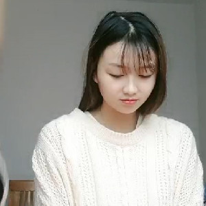 鄉村精神小夥忽悠粉嫩友女下海造愛秀,妹子真漂亮,清純乖巧可愛,嫩鮑魚都是水[MP4/338M]