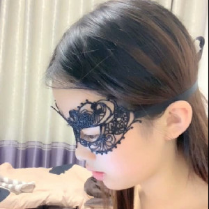 OO後極品嫩妹約狼友到家做客啪啪,帶著眼罩也擋不住妹子的嫩,聲音甜美可愛[MP4/416M]