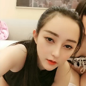 高顔值長得有點像熱巴清純萌妹和閨蜜一起互動,沐洱粉嫩,齊齊翹著屁股等著被男友雙飛[MP4/534M]