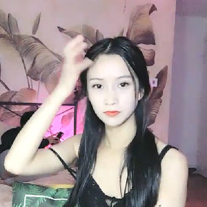 雙飛兩個黑絲大長腿美女,一個插完抽出來接著幹另一個,這種極品妹子不艹真浪費[MP4/1G]