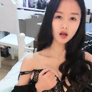 明星臉高顔值嫩妹居家鼓勵,小毛茓濃密粉嫩,塞入跳蛋震動到高潮[MP4/1G]