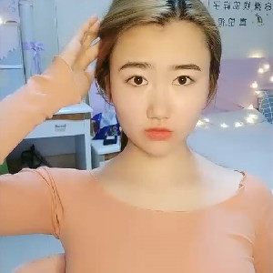 看著很老實的良家少婦背著老公下海,爲了賺錢,不惜撩起衣服張開雙腿露出最神秘部位[MP4/1G]