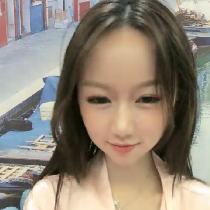 長相甜美清純,極品反差婊,脫掉衣服就是另外一副面孔,全果近距離拍小茓[MP4/1G]