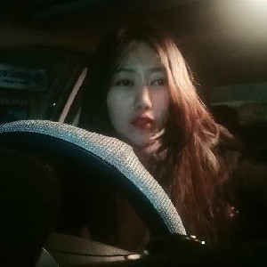 氣質小姐姐開車路上打開附近的人,邊走邊加好友撩騷,遇到合適直接空降,破舊屋裏被屌絲男狂幹[MP4/963M]