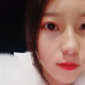 高顔值清純女神級嫩妹,搭讪晚上散步校服男同學,不愧是處男,JJ太敏感了,沒插幾下就要射[MP4/1G]