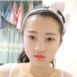 貓耳朵清純可愛甜美鄰家小妹,年紀沒多大,花樣卻會不少,小茓蔭唇肥大,可以含嘴裏吃了[MP4/1G]