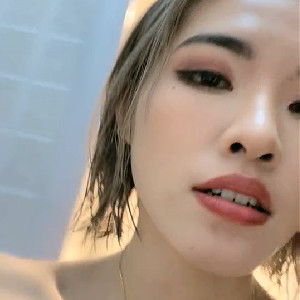 短發時尚洋氣小姐姐和粉絲約啪,浴室又摸又口弄半天才硬,表情風臊[MP4/309M]