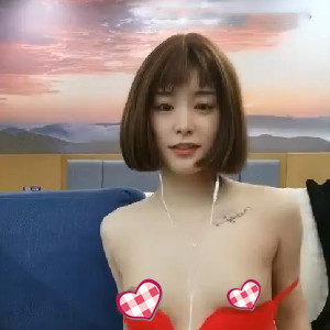 短發氣質高顔值妹子,約個大哥酒店啪啪,口了半天不硬,只好自己拿震動棒解決[MP4/346M]