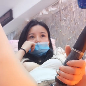 氣質禦姐欲望十足,全程震動棒貼在小豆豆上震動,水不斷往外流,都玩腫了[MP4/528M]