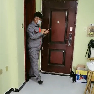 倆極品旗袍熟婦勾引家電修理工,師傅一直不上鈎,差點翻車,最終滿意的被師傅艹[MP4/1G]