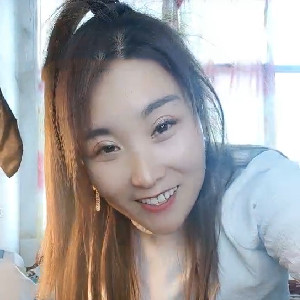 很真實的農村臊婦,老公在外打工,玩弄肥厚老B,正巧被隔壁縣粉絲看到,揚言歡迎來艹[MP4/919M]