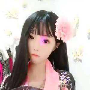 童顔巨乳重慶小妹,聲音很嗲很甜,唱歌還挺好聽,唱完歌掰開仙人洞給你看,粉茓真是一絕[MP4/285M]