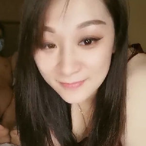 三十多歲良家少婦才是最誘人的,少婦姐妹花大戰三青壯小夥,最饑渴的年齡遇到最猛的你[MP4/754M]