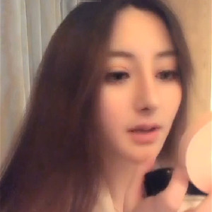 高顔值氣質性感美女被土豪壓在身上暴力抽送,大喊,你輕一點啊,很疼的啊啊[MP4/476M]