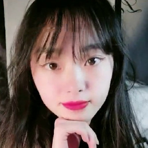 啤酒瓶異物插入!軟萌清純嫩妹口味還挺獨特,冰冷冷啤酒瓶都要塞進去,講述第一次X愛經曆[MP4/585M]