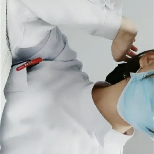 唐山某人民醫院小護士的夜班無聊日常,桌上抄筆記,桌下拿跳蛋紫薇,白大褂下隱藏著壹顆浪蕩的軀體[MP4/287M]