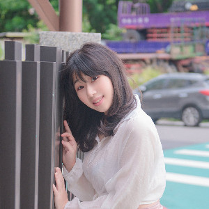 網紅少女-清純豐滿噴尿美少女,捆綁輕SM,電擊痙攣,小茓情不自禁數次噴水潮吹93P+1V[MP4/683M]