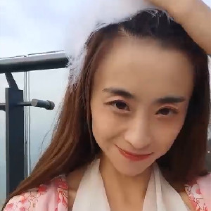 極品臊浪小姐姐在三亞高端浴場大膽露出,穿著半透視比基尼秀身材,惹得路人紛紛矚目[MP4/837M]