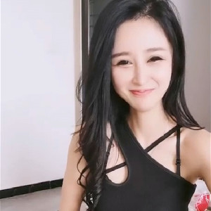 高顏值網紅臉氣質妹子,魔鬼身材透視裝跳舞,正跟男友口著,突然牙疼開車到診所看牙[MP4/557M]