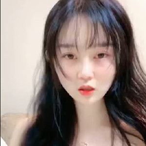 高顏值清純嫩妹,臉龐紅潤,壹臉迷離,人小奶子卻不小,翹著屁股拍打,真誘人[MP4/380M]