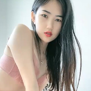 年齡不大暑假在家無聊大學妹,清晨起來紫薇,近距離特寫美鮑,流不少白漿[MP4/406M]