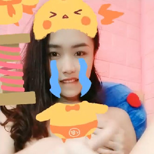 白虎無毛高顏值鄰家小姐姐紫薇自拍,倆手指摩擦小縫,不斷扣流了不少愛液[MP4/240M]