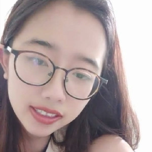 清純甜美鄰家小妹初養成,戴個眼鏡,十分文靜,老師家長眼裏的乖乖女,被調教成了小母狗[MP4/802M]