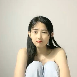 假期因疫情開學遙遙無期,清純農村美女大學生下海賺外快,小茓毛毛濃密,水量出奇的大[MP4/258M]