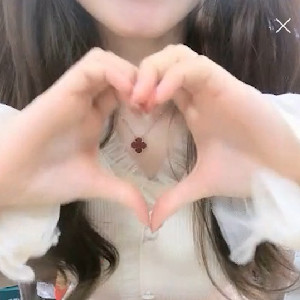 辦公室裏的小臊貨,邊上班邊玩跳蛋,周圍就有男同事,壹天要往廁所跑幾次紫薇[MP4/270M]