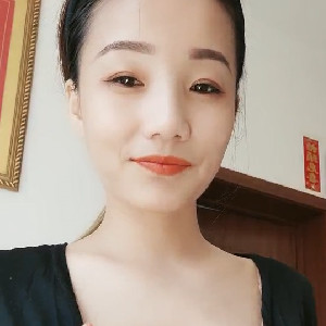 極品待產孕婦挺著大肚子張開腿露茓,剛搞壹會閨女打電話了,說不舒服不想上學讓媽媽接她,邊和閨女打電話邊摸B,太臊了[MP4/781M]