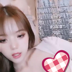 高顏值美乳小姐姐,奶子白又大,奶頭還是粉色的,人間極品[194M]