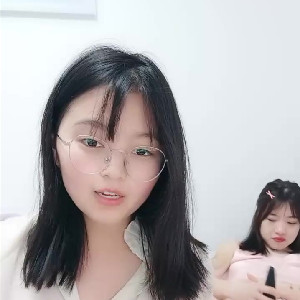 倆極品OO後童顏學生妹暑期太長居家兼職賺外快, 主動坐上去騎行運動,後入深插[1G]