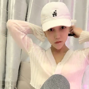 極品韻味風臊美女健身教練,經常健身身材勻稱,30多歲奶子被玩壞了,奶不大都有點下垂了[MP4/410M]