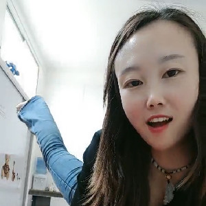 哺乳期極品少婦,剛生過孩子,奶水充足,不用擠,奶水自己往外流,最近漲奶漲的欲望很強[MP4/428M]