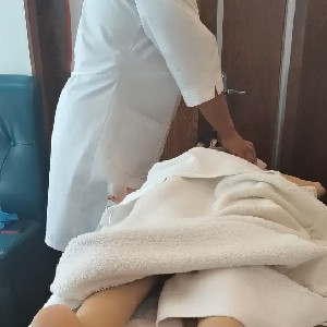 身材極品臊少婦不安好心,找中醫診所找醫生做推拿,故意浪叫,勾引醫生,關上門狂艹這臊B[MP4/309M]