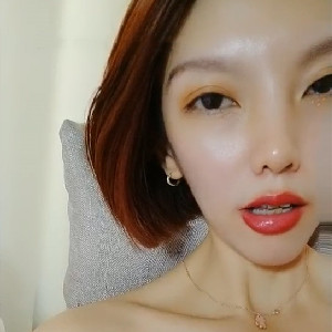 短發少婦小茓會呼吸,拿著粗大震動棒把小b玩得不斷抽搐,臊水不斷從裏面流出[275M]