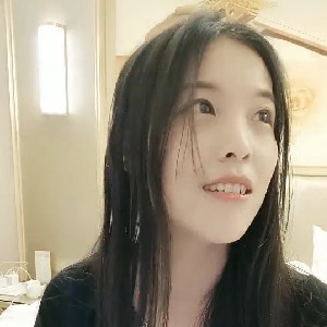 高顏值極品浪妹帶表妹壹起下海,和情人各個姿勢換著幹,這屁股震動的堪比電動馬達[429M]