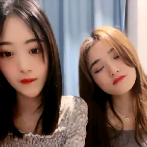 良家嫩妹初下海,長相清純可人,年紀不大挺會玩,和閨蜜壹起被雙飛調教,這質量真高[1G]